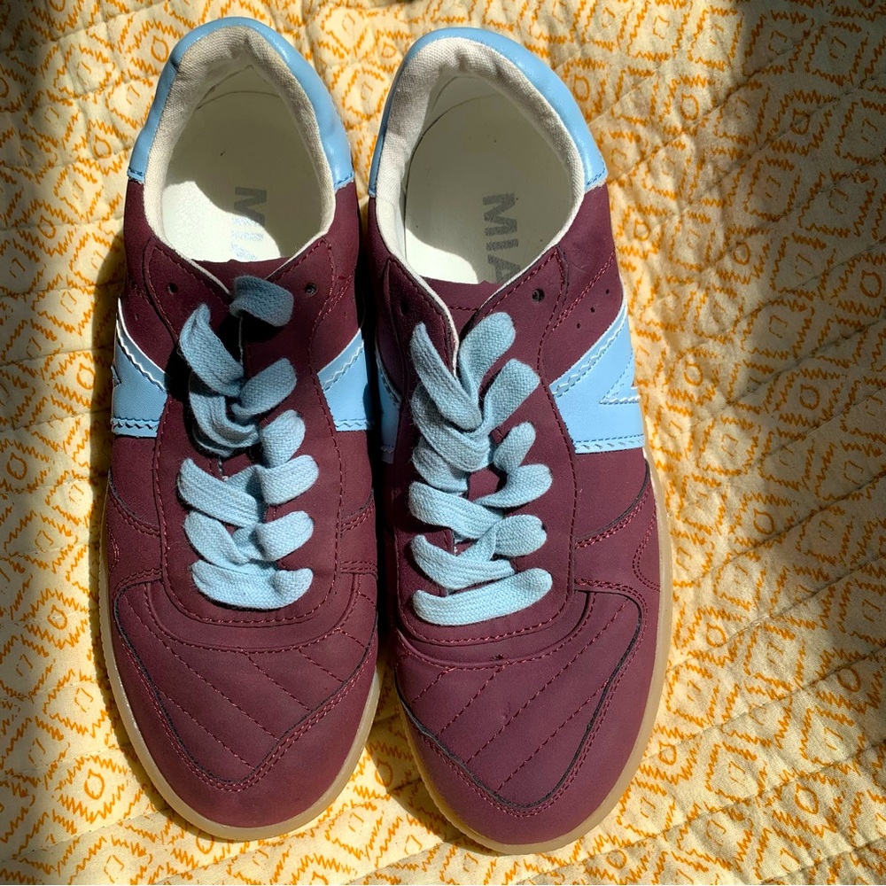 MIA Archie Sneaker Burgundy & Light Blue Casual Everyday Shoes Sneakers size 6 - Picture 3 of 7